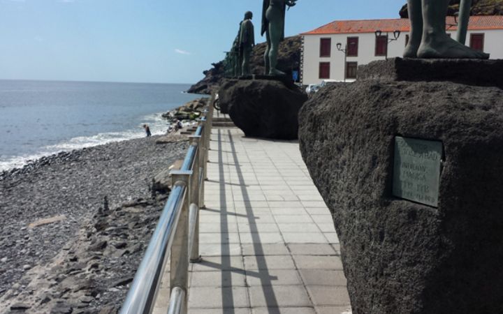 Plaza-Basilica-Candelaria-low