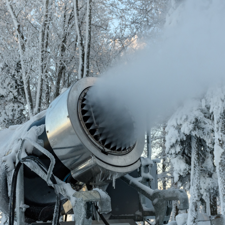 snowmaking-machine-action-ski-resort-sljeme-near-zagreb-croatia